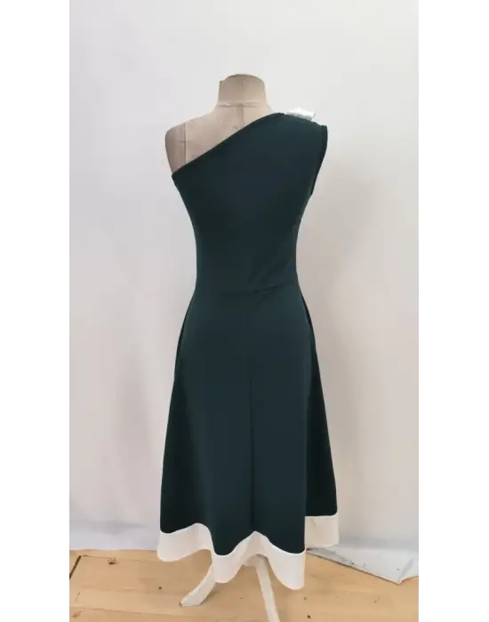 Omarı Şık Detaylı Kadın Omuzdan Askılı Çift Renkli Elbise