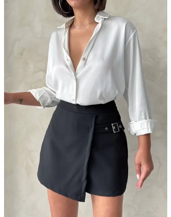 Omarı Siyah Tokalı Kadın Şort Etek - Şık ve Rahat Stil