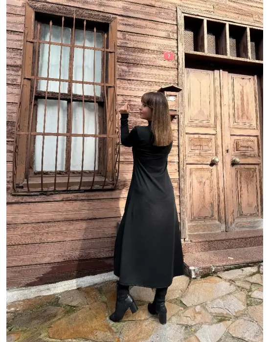 Kadın Uzun Kollu Balıkçı Yaka Derin Yırtmaç Detay Krep Elbise