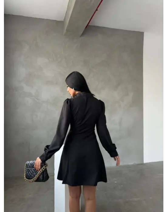 Omarı Şık Kadın Balıkçı Yaka Diz Üstü Elbise