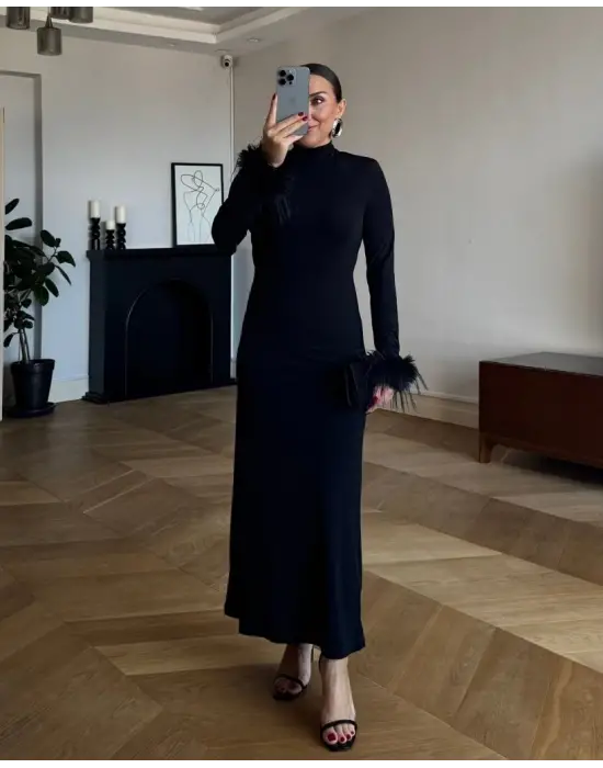 Modern Balıkçı Yaka Tüy Detaylı Krep Elbise