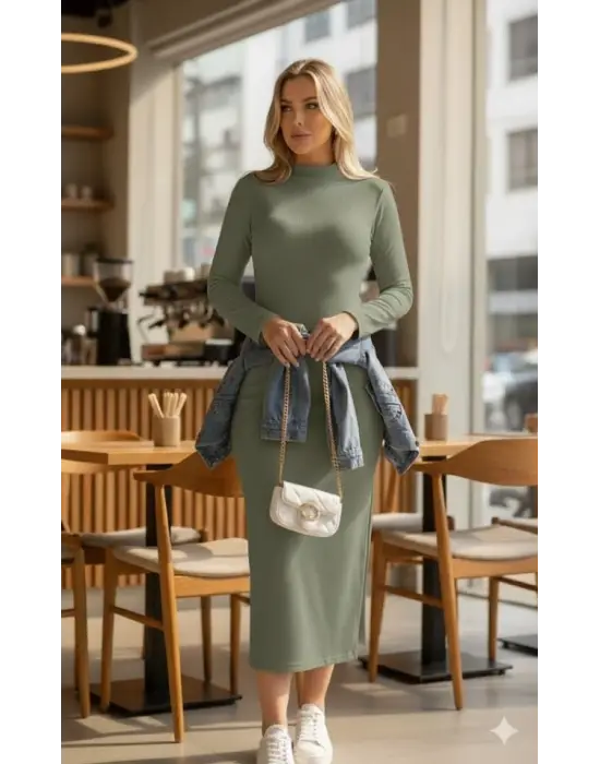 Çarpıcı Yanlardan Yırtmaçlı Maxi Elbise