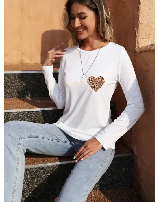Kadın Uzun Kollu Bisiklet Yaka Kalp Desenli Bluz