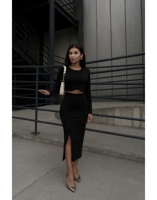 Kadın Uzun Kollu Bisiklet Yaka Kısa Krop Dalgıç Bluz Ile önden Yırtmaçlı Uzun Etek Ikili Takım