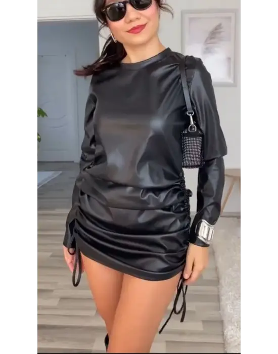 Kadın Uzun Kollu Bisiklet Yaka Yandan Büzgülü Kısa Deri Elbise