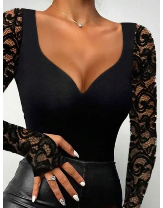 Kadın Uzun Kollu Dantelli Dekolte Detaylı Dalgıç Bluz