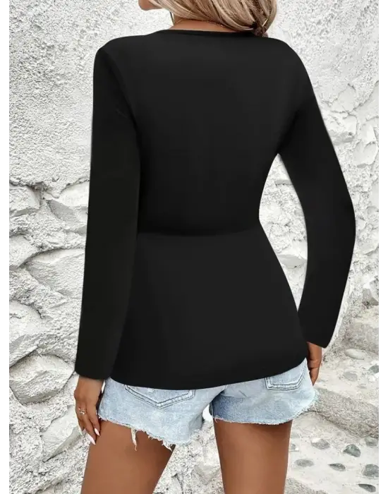 Kadın Uzun Kollu Dekolteli Sarmal Detaylı Viskon Bluz