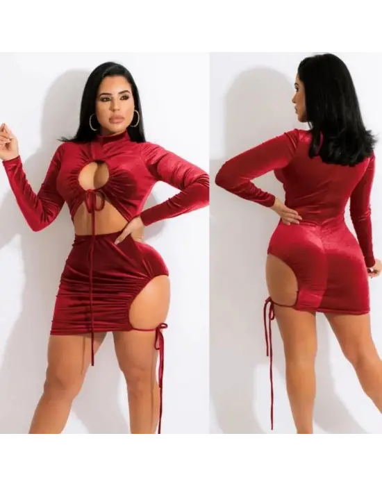 Omarı Yazın Zarif ve Şık Kadife Elbise