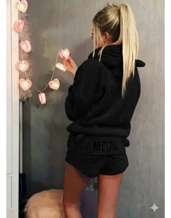 Kadın Uzun Kollu Kapşonlu Peluş Bluz Ve Kısa Short Ikili Takım