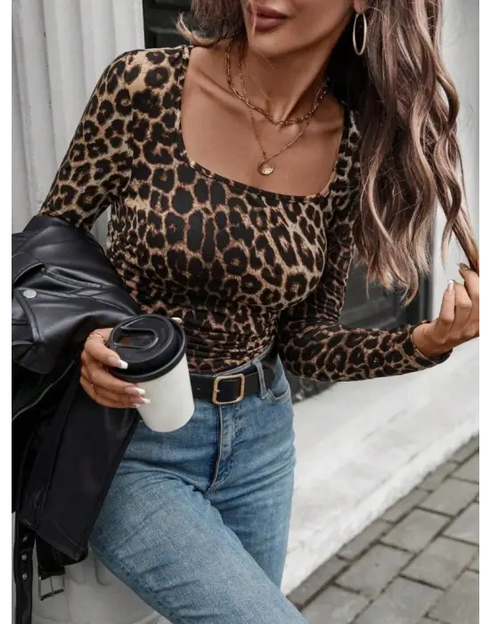 Kadın Uzun Kollu Kare Yakalı Leopar Desenli Dalgıç Bluz