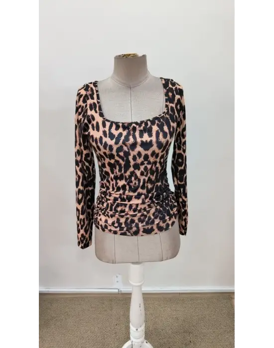 Modern Leopar Desenli Kollu Bluz