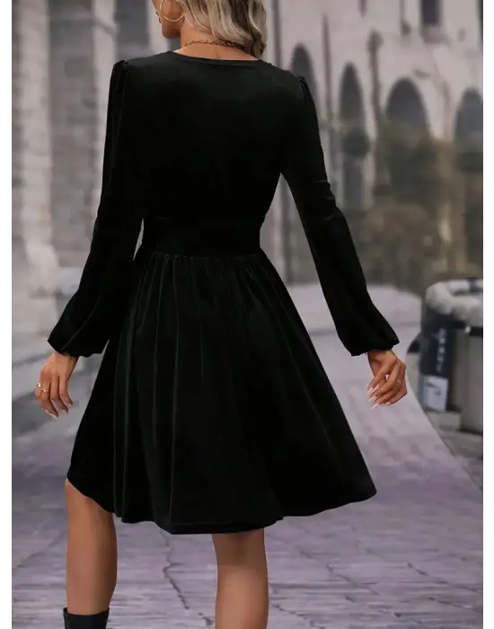 Kadın Uzun Kollu Kruvaze Yaka Beli Lastikli Kiloş Kadife Elbise