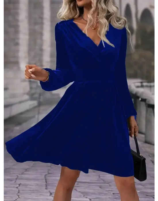 Kadın Uzun Kollu Kruvaze Yaka Beli Lastikli Kiloş Kadife Elbise