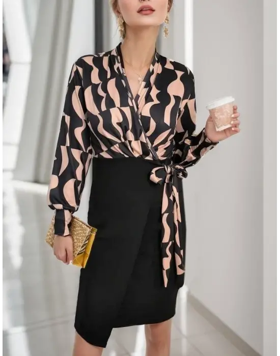 Kadın Uzun Kollu Kruvaze Yaka Dijital Baskılı Fiyonk Detay Atlas Kumaş Elbise