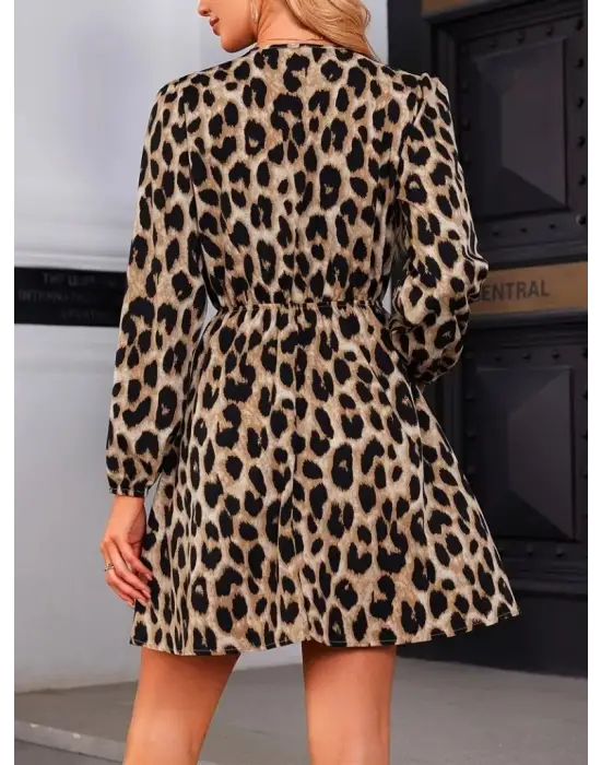 Kadın Uzun Kollu Kruvaze Yaka Kemerli Desenli Mini Leopar Elbise