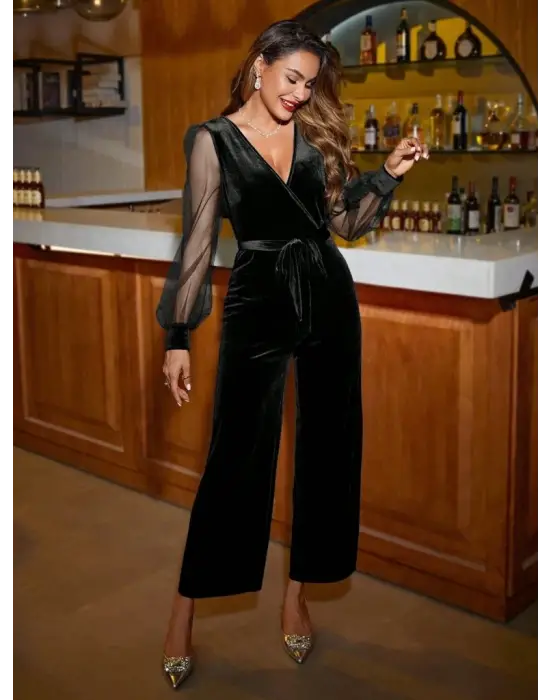 Kadın Uzun Kollu Kruvaze Yakalı Belden Kuşaklı Tül Detaylı Kadife Tulum