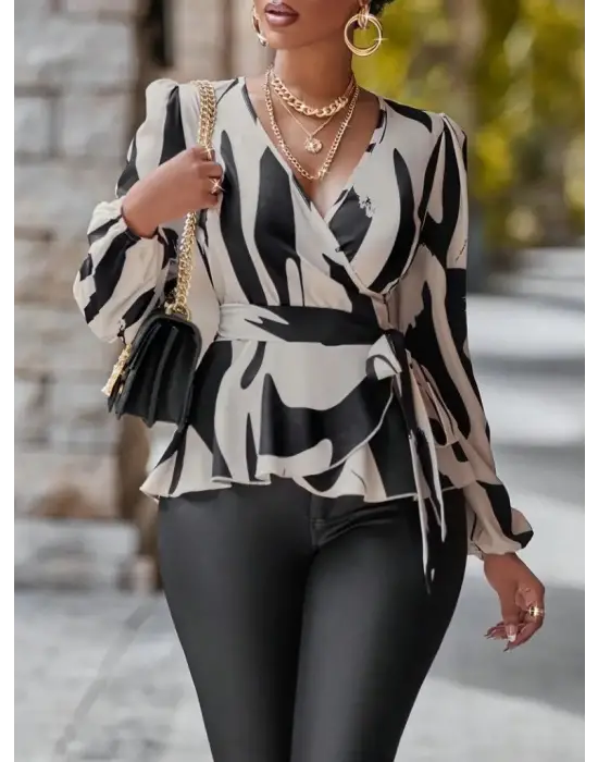 Kadın Uzun Kollu Kruvaze Yakalı Yandan Bağlamalı Kısa Beli Kuşaklı Modal Bluz