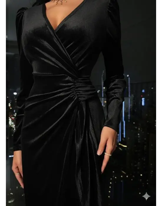 Kadın Uzun Kollu Kruvaze Yakalı Yandan Büzgülü Midi Kadife Elbise