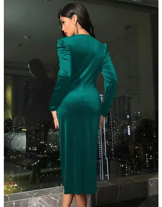 Kadın Uzun Kollu Kruvaze Yakalı Yandan Büzgülü Midi Kadife Elbise