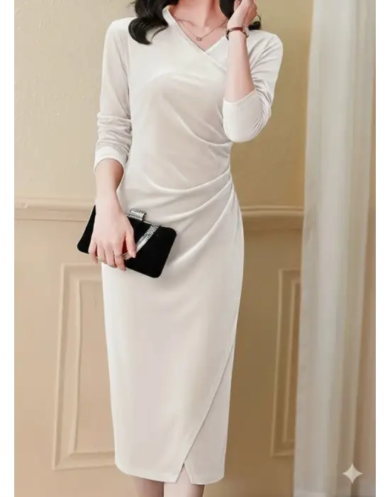 Kadın Uzun Kollu Kruvaze Yakalı Yandan Büzgülü önden çapraz Detaylı Midi Kadife Elbise