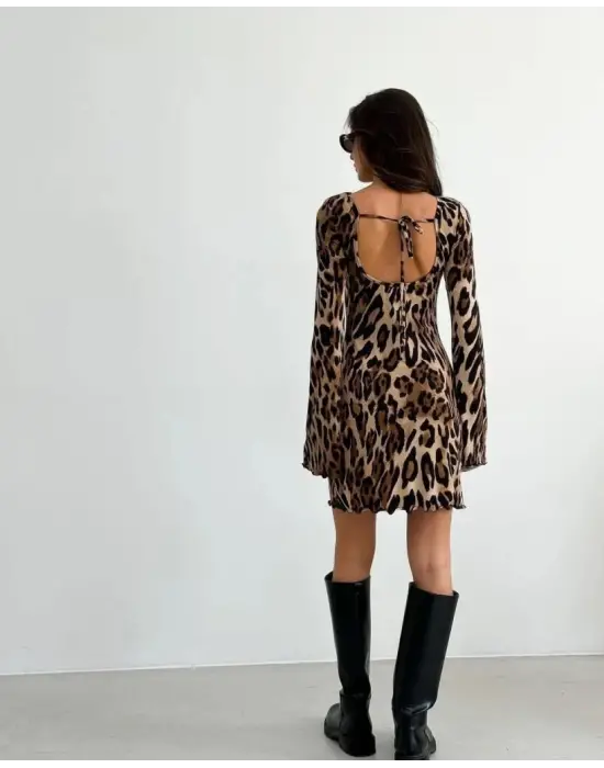 Kadın Uzun Kollu Sırtı Açık Bağlamalı Leopar Desenli Kısa Dalgıç Elbise