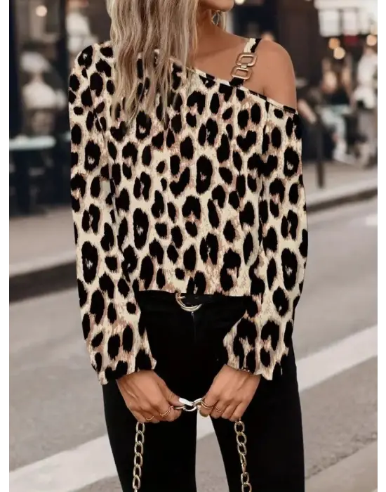 Kadın Uzun Kollu Tek Omuzu Açık Tokalı Leopar Desenli Modal Bluz