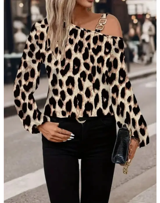 Kadın Uzun Kollu Tek Omuzu Açık Tokalı Leopar Desenli Modal Bluz