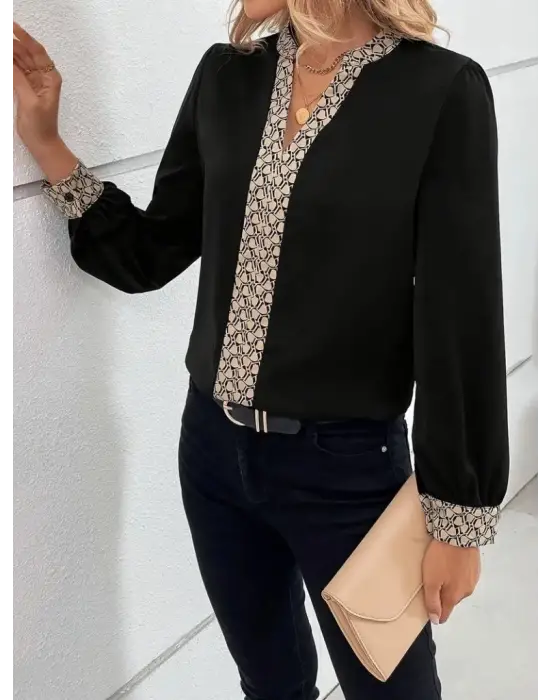 Göz Alıcı Desenli V Yakalı Bluz