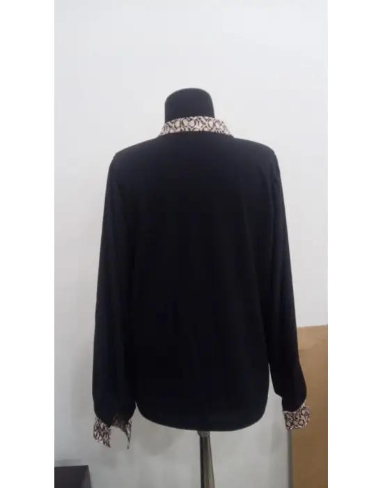 Göz Alıcı Desenli V Yakalı Bluz