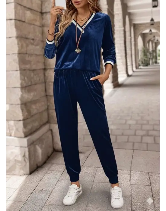 Kadın Uzun Kollu V Yaka Kadife Bluz Ve Pantolon Ikili Takım