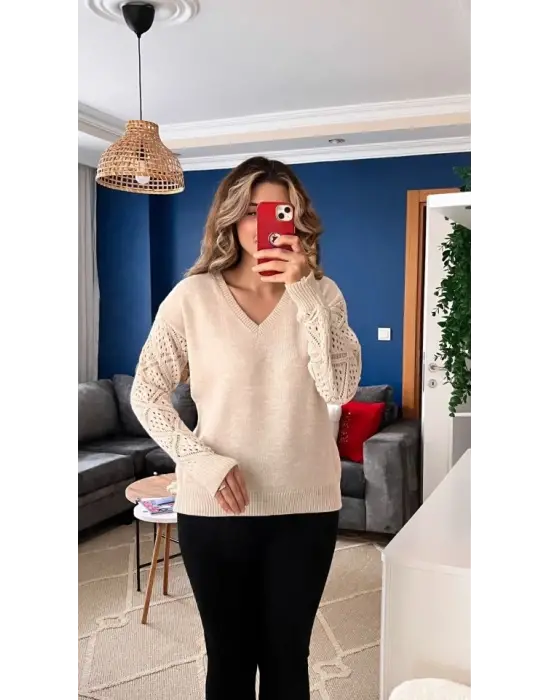 Kadın Uzun Kollu V Yaka Kol Delikli Baklava Desen Detaylı Triko Kazak