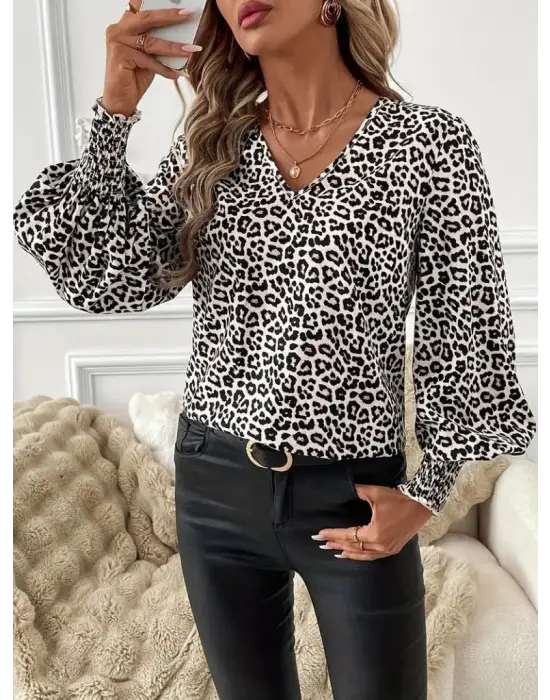 Kadın Uzun Kollu V Yaka Kollar Gipe Detaylı Leopar Desenli Süprem Bluz
