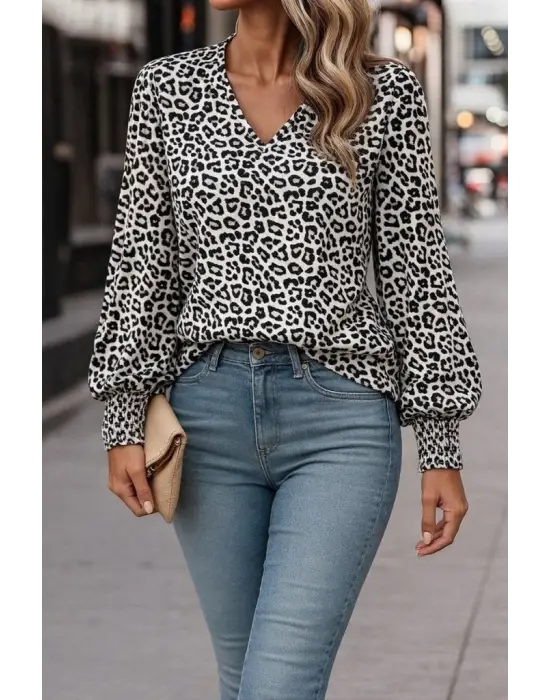 Kadın Uzun Kollu V Yaka Kollar Gipe Detaylı Leopar Desenli Süprem Bluz