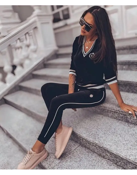 Kadın Uzun Kollu V Yaka Yakası Ve Kol Ağzı şerit Detay Kadife Takım