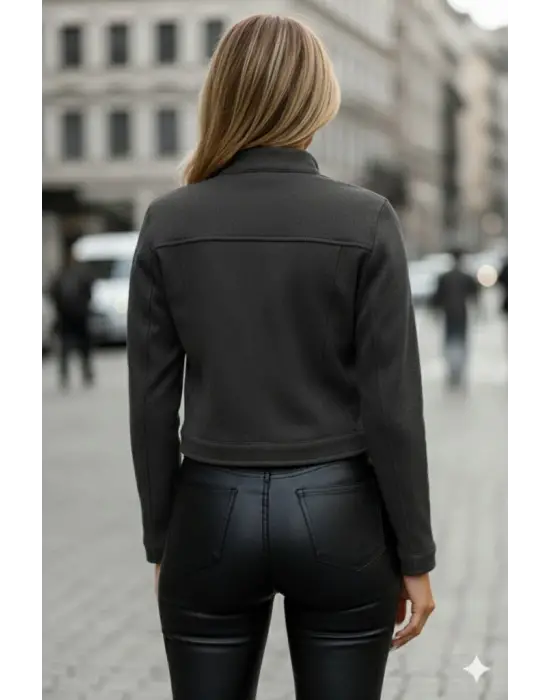 Kadın Uzun Kollu Yakadan Ve önden Düğmeli Süet Kısa Ceket