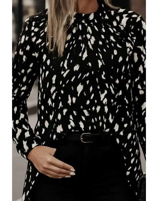 Kadın Uzun Kollu Yarı Balıkçı Yaka Desenli Dokuma Bluz