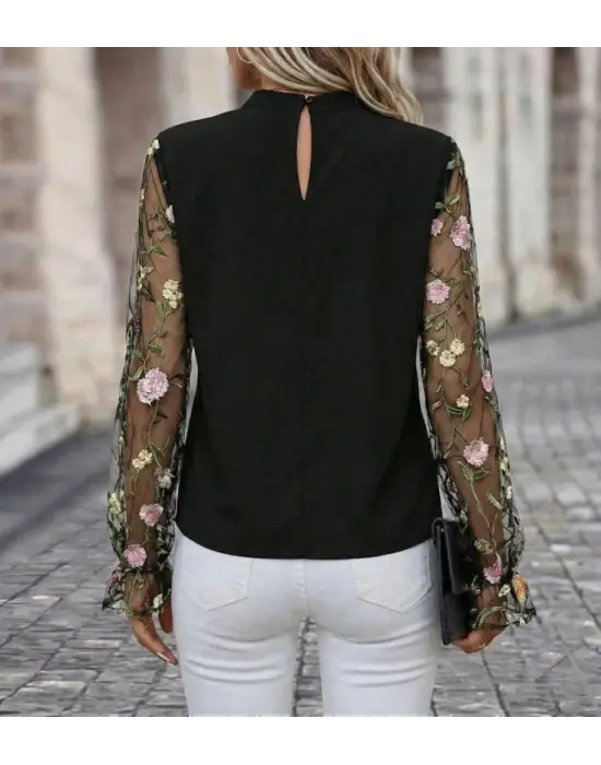 Estetik Yarı Balıkçı Yaka Tül Detaylı Krep Bluz