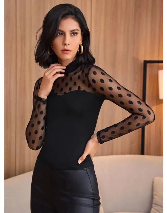 Zarif Yarı Balıkçı Yakalı Tül Detaylı Bluz