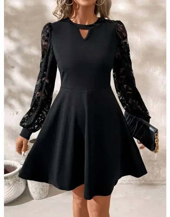 Cool Kısa Tül Detaylı Krep Elbise