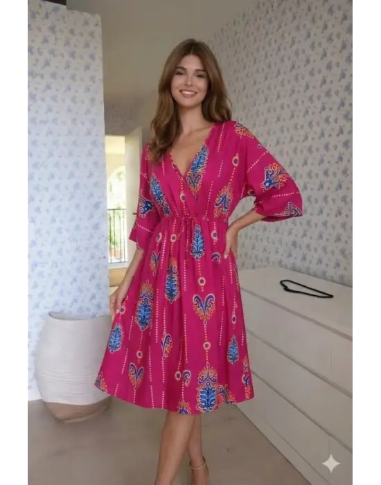 Kadın V Yaka Beli Bağçık Detay Etnik Desen Baskılı Midi Boy Elbise