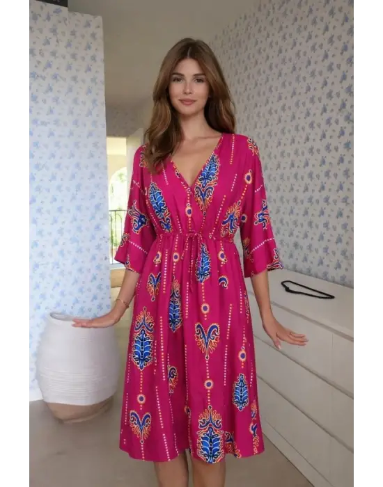 Kadın V Yaka Beli Bağçık Detay Etnik Desen Baskılı Midi Boy Elbise