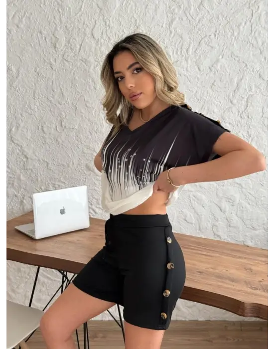 Kadın V Yaka Kısa Kol Kenarları Minik Yırtmaç Detaylı Dalgıç Bluz + Düğme Detaylı Dalgıç şort