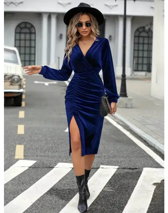 Omarı Kadın Yırtmaçlı Kadife Elbise