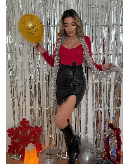 Kadın Yılbaşı özel Kalın Kemerli Kuşaklı Bir Tarafı Taşlı Küçük Yırtmaçlı Deri Mini Etek