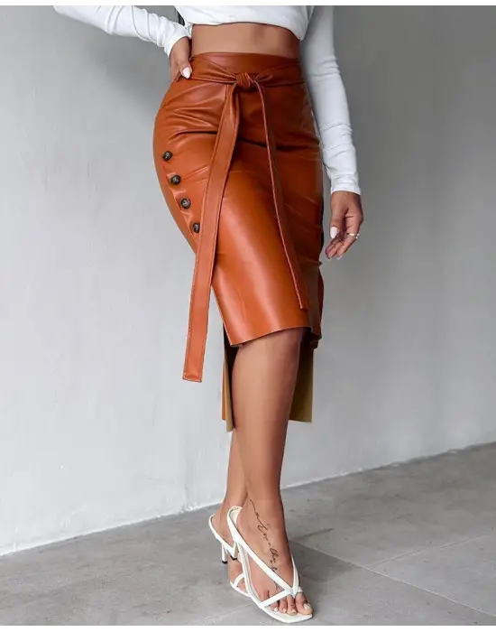 Kadın Yüksek Bel Kuşaklı Yanlardan Düğmeli Mini Deri Etek