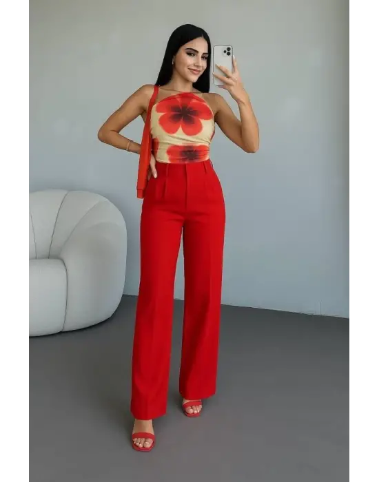 Omarı Rahat ve Şık Kadın Bol Paça Pantolon