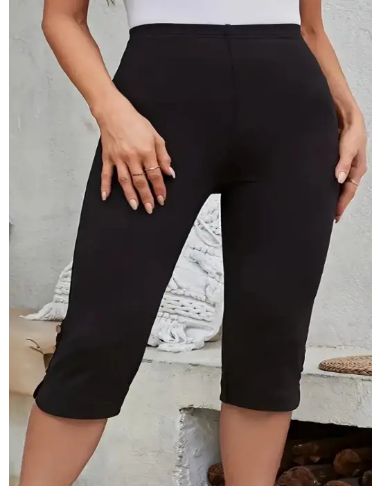 Omarı Yüksek Bel Yanlardan Düğmeli Kısa Pantolon