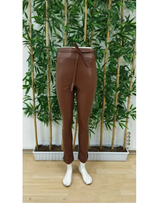 Kadın Yüksek Bel Yanlardan Incili Yırtmaçlı Uzun Deri Tayt