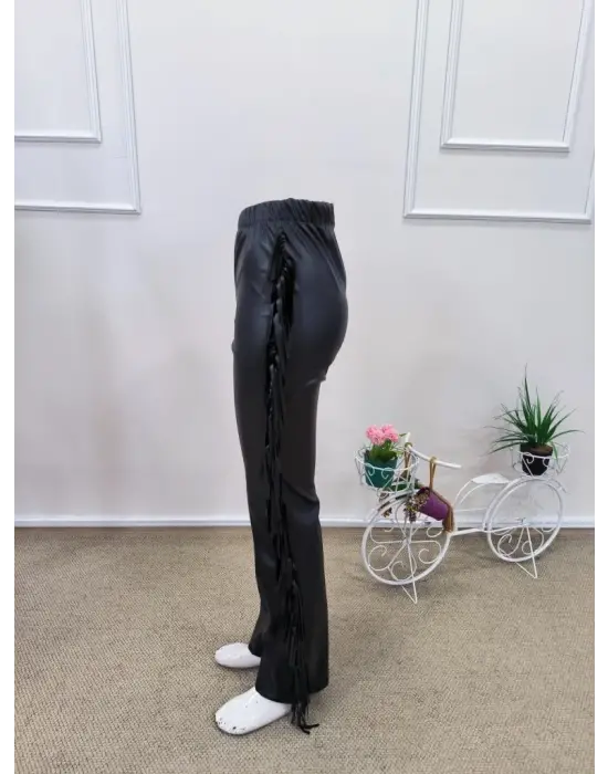 Kadın Yüksek Bel Yanlardan Püsküllü Deri Pantolon