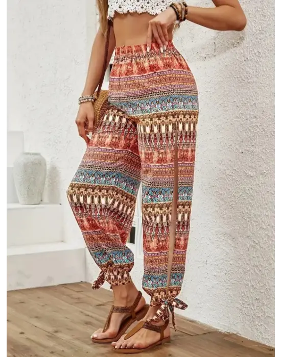 Omarı Yırtmaç Detaylı Desenli Bürümcük Pantolon